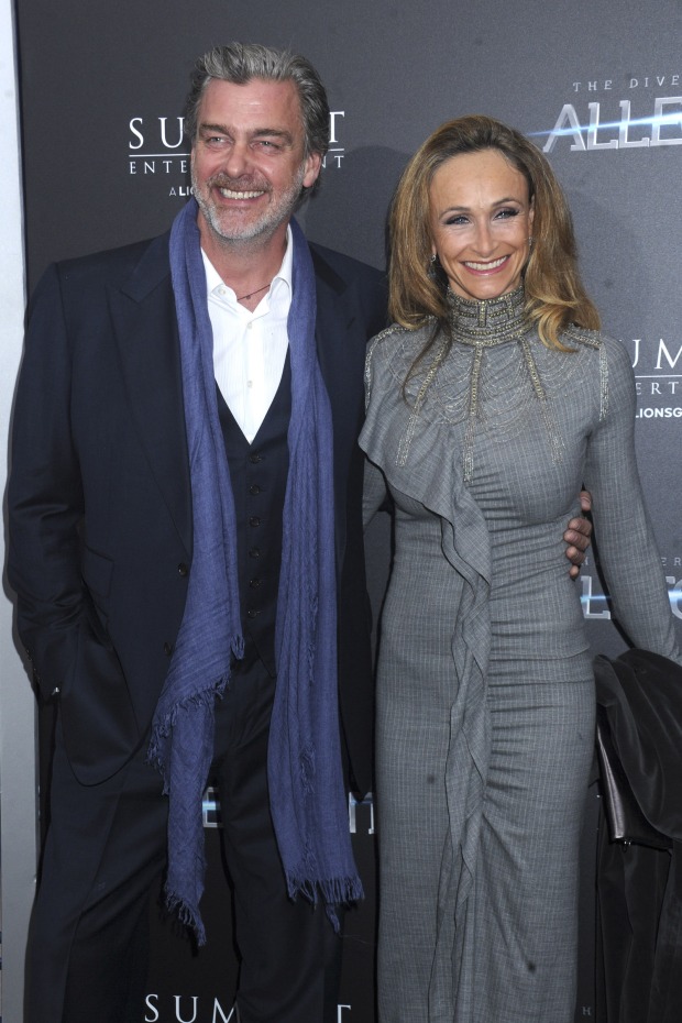 Ray Stevenson mit seiner Freundin Elisabetta Caraccia bei einer Filmpremiere.