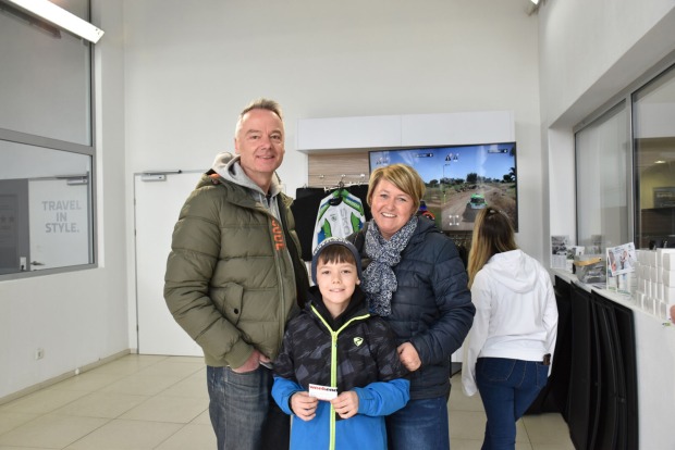 Skoda-Fahrer Manfred &amp; Evi Bernhart mit Peter
