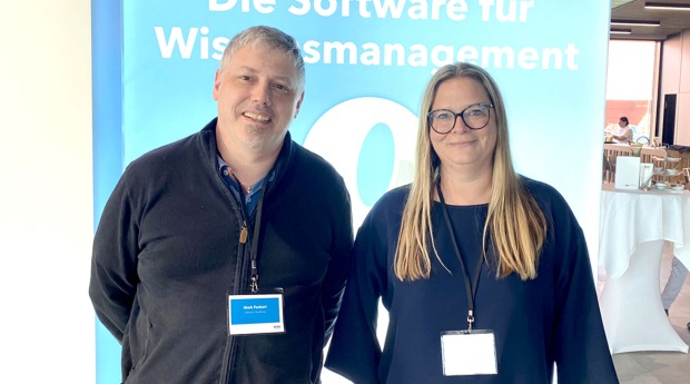 Mark Fenkart und Simone Endres-Unterlechner (beide Volksbank Vorarlberg)