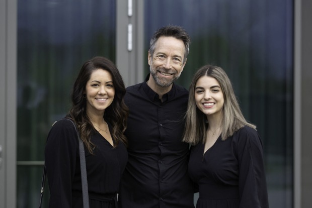 GF Jennifer Grabher, Vorstand  Andreas Födö (Haar-Cult) und Tina Mijatovic (alle Innung der Friseure)