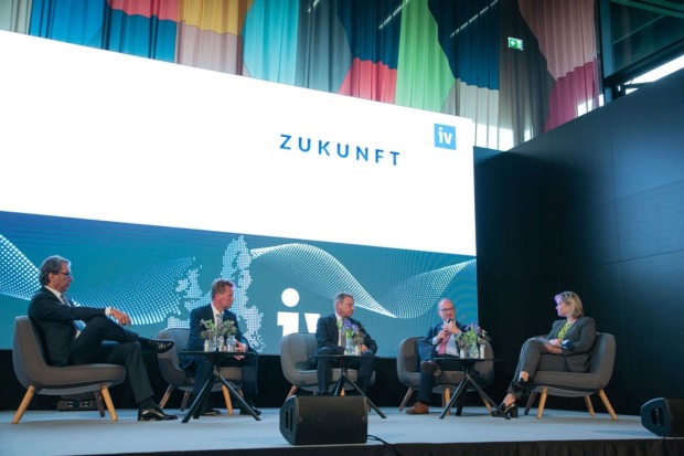 Gesprächsrunde beim Industrie-Empfang