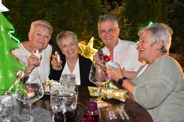 Das Sinnsationell überreichte jedem Gast ein individuelles Parfum von Medusa Bregenz: Marianne Schaufler, Ilse Schmitt, Arno Riedmann und Christine Suppan