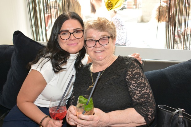 Lidija Bogdanovic mit Oma Sznesana.
