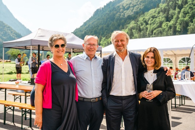 Gerhard mit Brigitte Blum (Julius Blum Beschläge), Heinz mit Maria Rüscher (Tischlerei Rüscher) (v. li.)