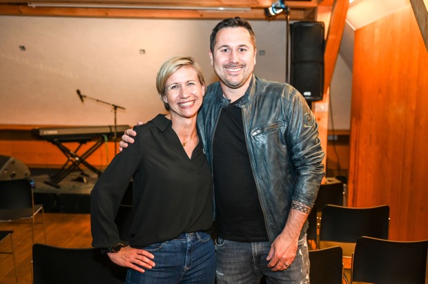 Moritz Bio-Restaurant Hohenems: Künstler Andy Ost mit Stefanie Brugger (Moritz)