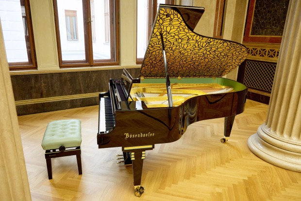 Vergoldeter Flügel von Bösendorfer