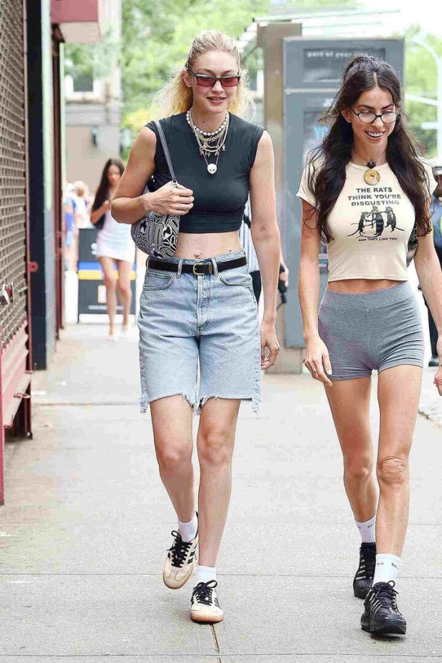Gigi Hadid mit ihrer Freundin Leah in New York.