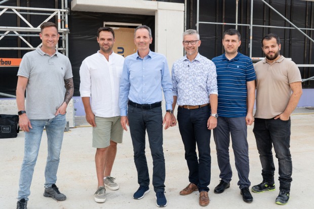 PL Stefan Riedmann (i+R), Stefan Übelhör (Bgm. Höchst), GF Karlheinz Bayer (i+R), GF Thomas Schöpf, PL Mitar Simikic (WS), Flamur Hasani (Bauleitung i+R).