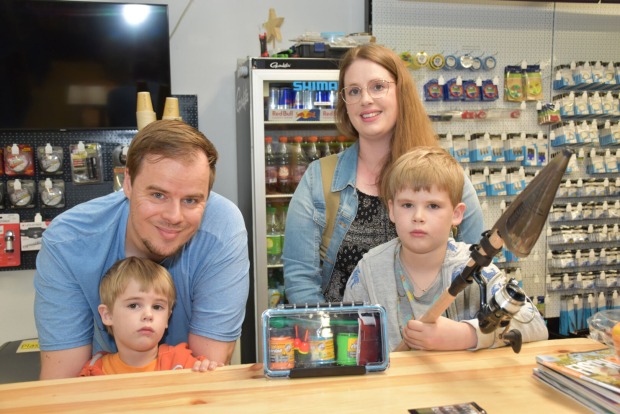 An diversen Gewässern und Seen die Freude am Angeln entdeckt: Joachim und Susanne Göhl mit Kindern Niklas und Moritz