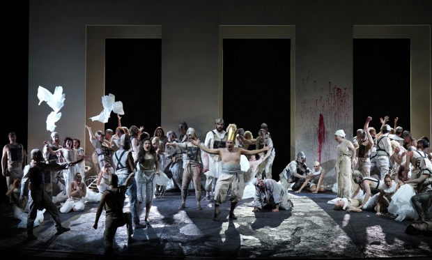 Ernani – die Oper im Festspielhaus.