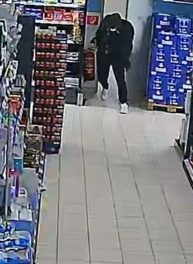 Der Tatverdächtige im Supermarkt.