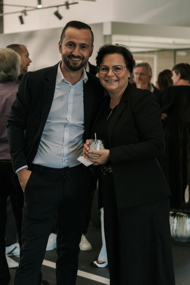 Adnan Cajic (Vertriebsleiter AH Lins) und Julia Harbrecht.