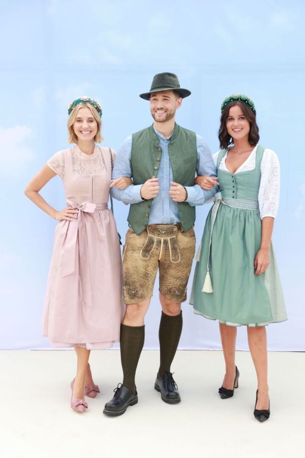 Trachtenmodels in Seide