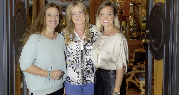 Maria Wedenig, ikp Wien Geschäftsführerin, Monica Rintersbacher, Geschäftsführerin Leitbetriebe Austria, Monika Racek, Vorstandsvorsitzende Admiral Casinos im Gruppenbild