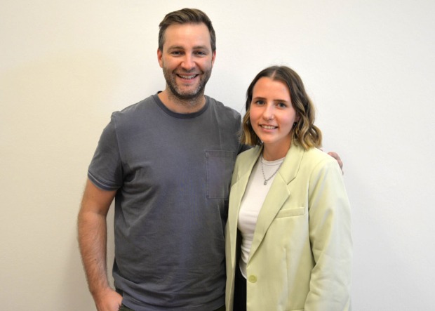 Josh und Weekend Magazin-Redakteurin Melanie Ogris