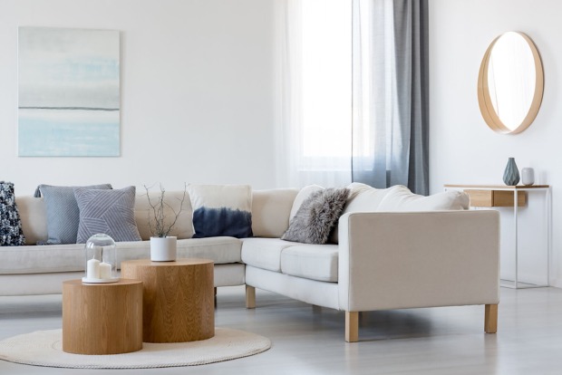 Wohnzimmer im Clean-Look | Credit: iStock.com/KatarzynaBialasiewicz