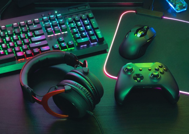 Gaming Ausstattung | Credit: iStock.com/EKKAPHAN CHIMPALEE
