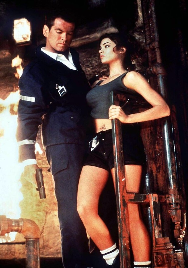 James Bond mit Bondgirl | Credit: dpa-Film UIP / dpa Picture Alliance / picturedesk.com