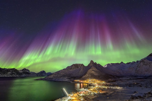 Polarlichter über der Stadt Tromsö