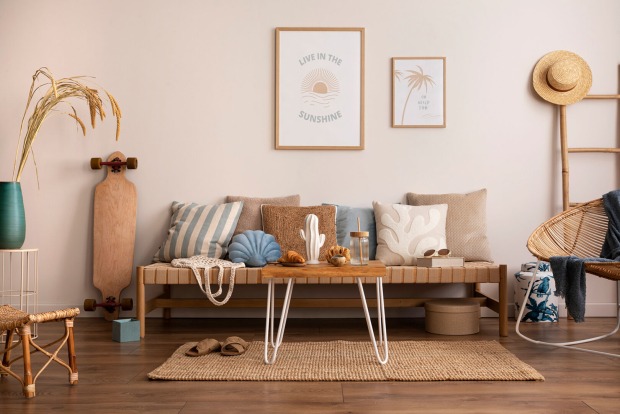 Wohnzimmer im Surfer-Look | Credit: iStock.com/FollowTheFlow
