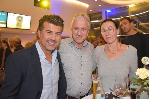 Mike Galeli mit Walter und Sibylle Feichtner