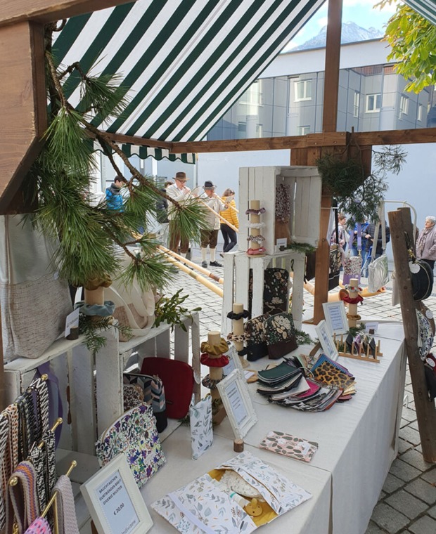 Kunsthandwerk und der Kulinarik abseits des üblichen Angebotes.