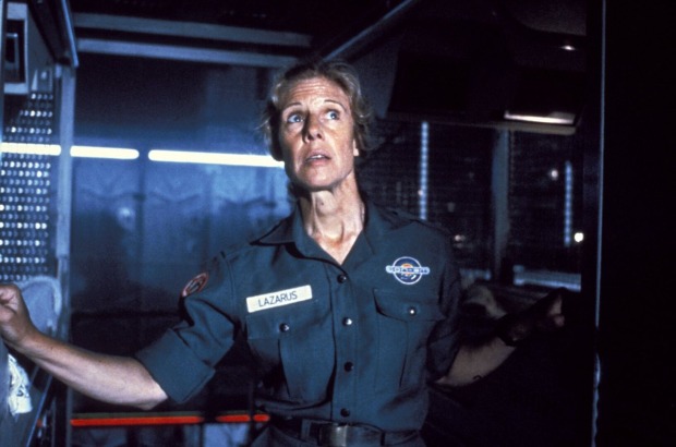 Frances Sternhagen in "Outland - Planet der Verdammten" (1981).