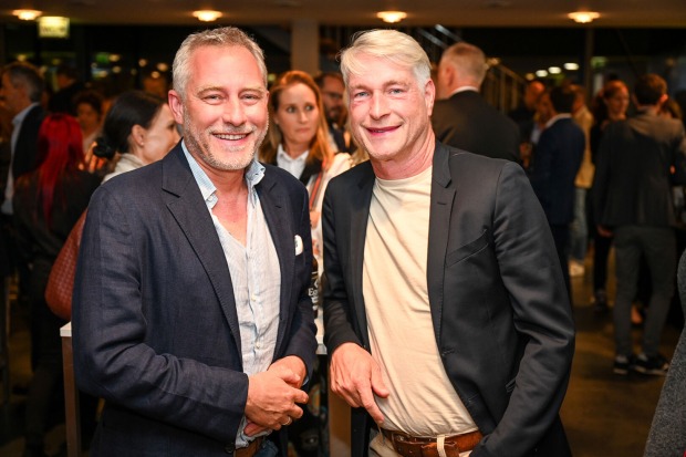 Joachim Alge (I+R Gruppe) und Künstler Marco Spitzar (Studio Spitzar) (v. li.)