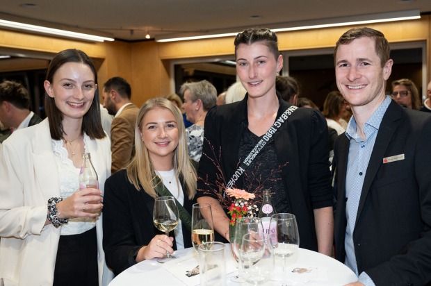 Vanessa Feuerstein und Annalena Glanznig (beide Sparkasse), Melanie Feuerstein, Marcel Giselbrecht (Sparkasse) (v. li.)