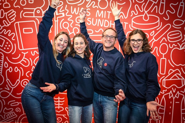 Natalie Braun (Bio Medizinische Analytik), Julia  Müller und Christoph Hinterleitner (beide Radiologietechnologie) und Karoline Hölzl (Logopadie) (v. li.)