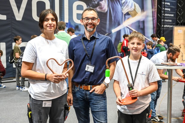 Julia Buchacher, Oliver Mangeng (Innungsausschuß) und Leandro Leitner (alle Vorarlberger Installateure) (v. li.)