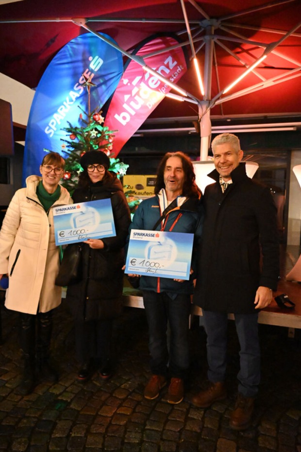 GF Natascha Arzberger, Conny Ammann, Joe Fritsche und Vorstandsdirektor Thomas Schreiber
