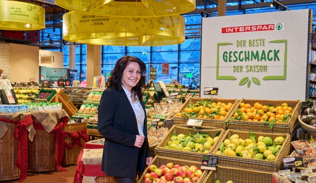 Die Geschäftsleiterin des INTERSPAR-Hypermarkts Bürs Birgit Köpf bei der Wiedereröffnung des Standortes im ZIMBAPARK.