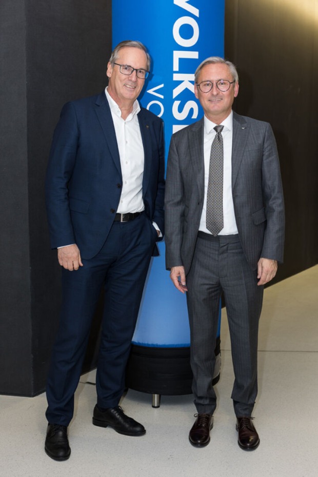 Markus Hörmann und Gerhard Hamel (Vorstandsvorsitzender der Volksbank Vorarlberg)