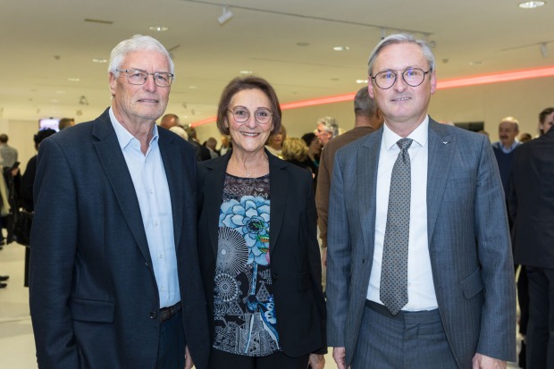 Herbert Blum, Hadwig Blum und Gerhard Hamel (Vorstandsvorsitzender der Volksbank Vorarlberg)