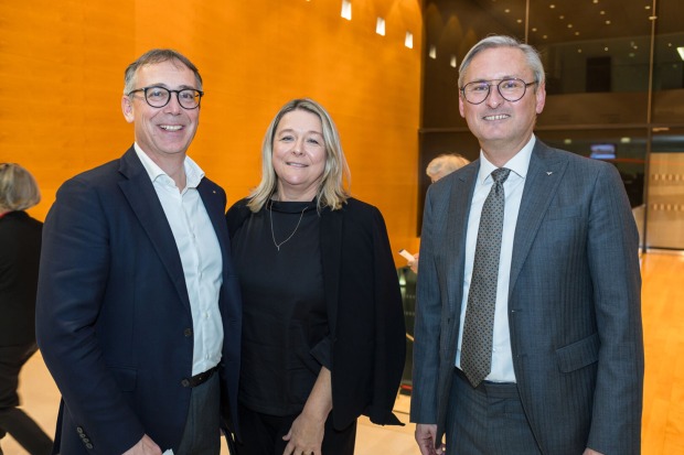 Gerhard Humpeler mit Gattin und Gerhard Hamel (Vorstandsvorsitzender der Volksbank Vorarlberg)