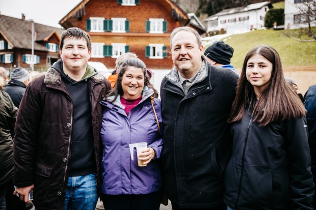 Andreas Sagmeister (HR-Leiter Getzner Werkstoffe) mit Familie.