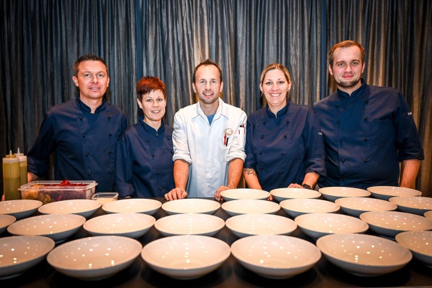 Kochteam Kantine.L: Michael Lammerhofer, Erika Türtscher, Falstaff Haubenkoch Stefan Lenz, Christine Stark und Ralf Langner (v. li.)
