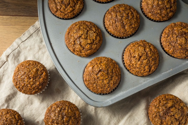 Lebkuchenmuffins im Blech | Credit: iStock.com/bhofack2