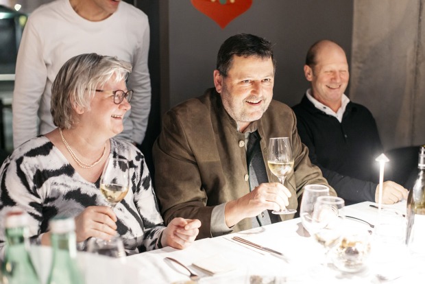 Ursula und Bruno Broger (Privatbrennerei Broger) mit Gebhard Flatz (Landwirtschaftskammer)