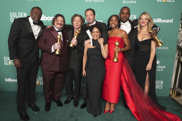 Das Team von "The Bear" bei den Golden Globes 2024.
