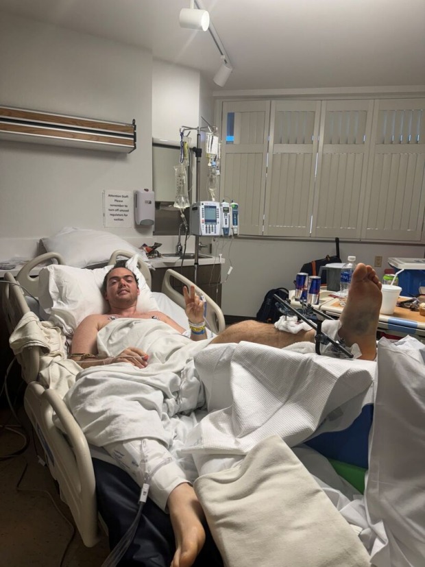 Matthias Walkner nach seinem schweren Sturz im Krankenhausbett