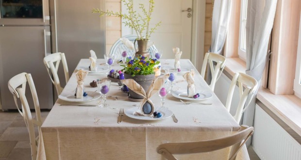 Geschmückte Ostertafel | Credit: iStock.com/Ekaterina Senyutina