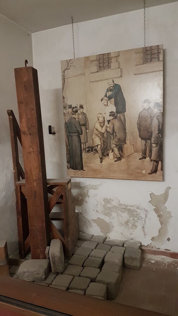 Aufnahme von Österreichs letztem Würgegalgen im Wiener Kriminalmuseum