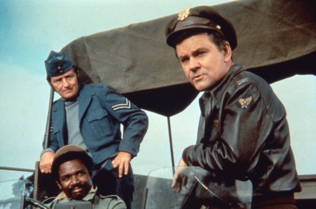 Bob Crane als Colonel Hogan in einer Szene aus "Ein Käfig voller Helden"