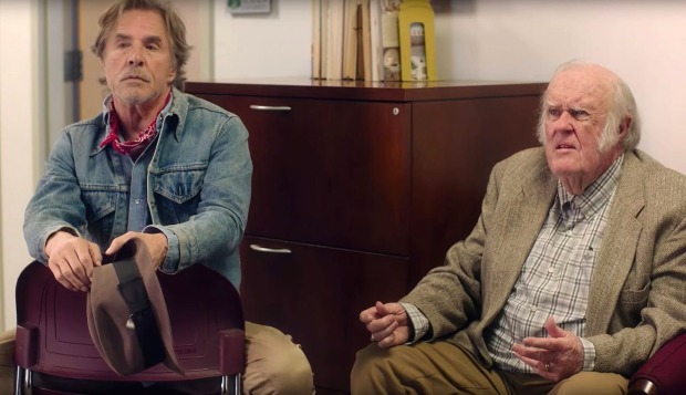 Filmausschnitt: M. Emmet Walsh in "A Little White Lie" (2022)