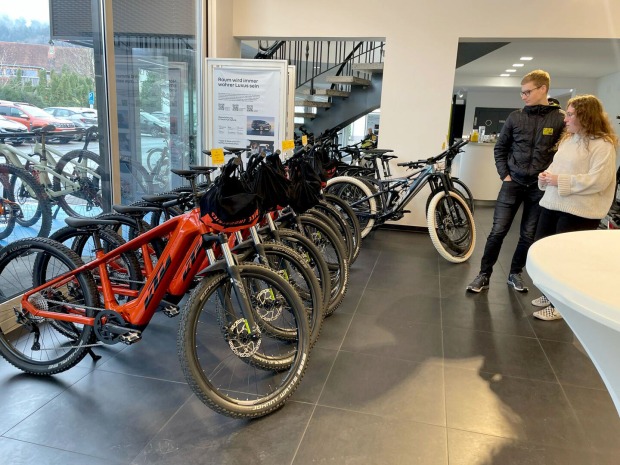 Große Auswahl an den neuesten Bikes 2024 von Simplon, KTM und Riese &amp; Müller.