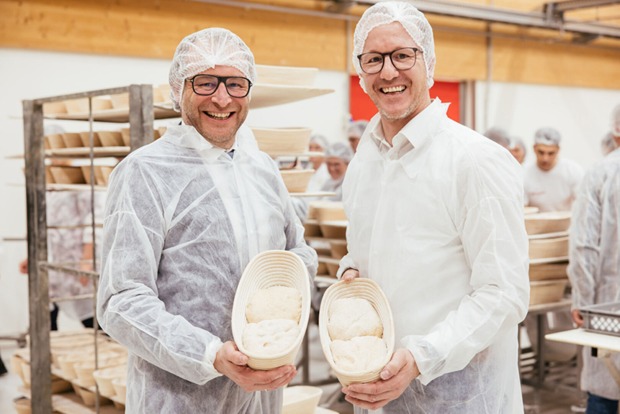 Urdinkelschatz Bäcker: StR. Alexander Juen und LR Christian Gantner (v. li.)