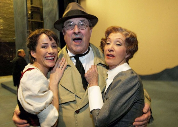 Sandra Pires, Thaddäus Podgorski und Guggi Löwinger bei der Premiere von "The Sound of Music" 2005.