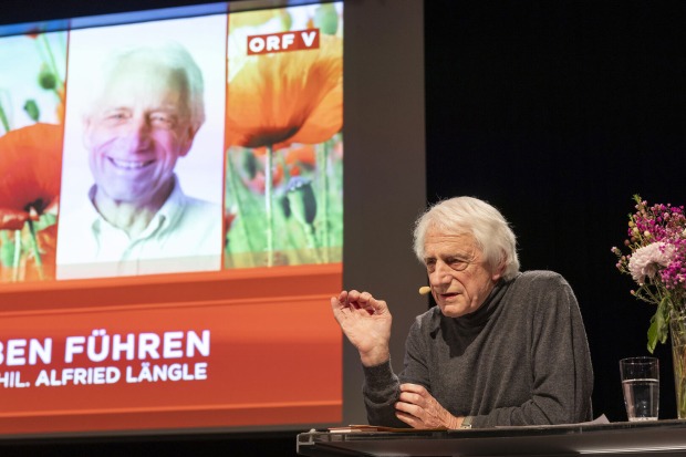 Alfried Längle beim Vortrag „Ein gutes Leben führen“